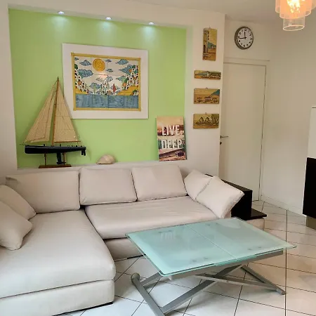 Medusablu121 Punta Marina